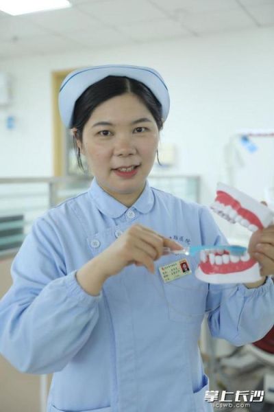 口腔护士就业前景怎么样_口腔护士工资待遇如何