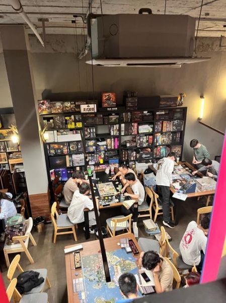 桌游店怎么选位置_桌游行业还能赚钱吗