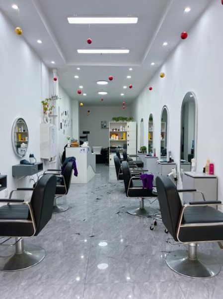 理发店怎么选址_理发店如何吸引顾客