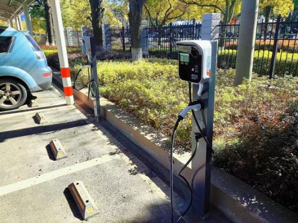 大连新能源车补贴怎么领_大连新能源车充电桩分布在哪