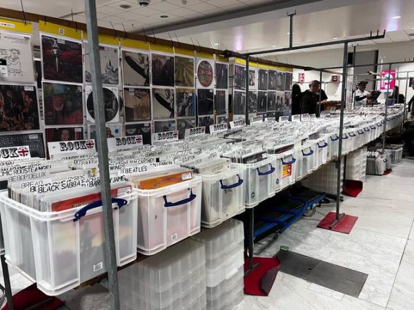 唱片行业如何盈利_黑胶唱片市场现状