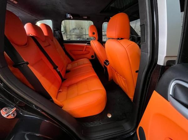 汽车饰品哪个品牌好_汽车内饰改装多少钱