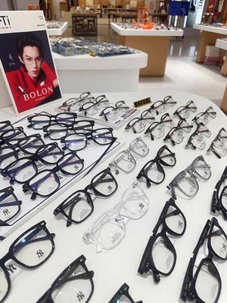 老花镜怎么选_老花镜价格一般多少钱