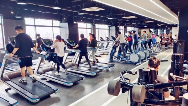 健身行业前景怎么样_健身房还能赚钱吗